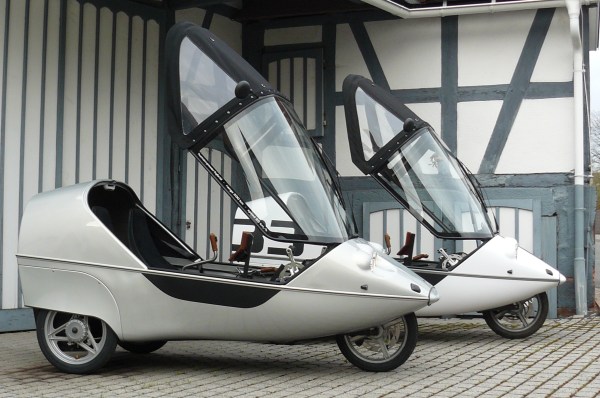 Zwei TWIKEs kurz vor ihrer Abreise nach Marokko