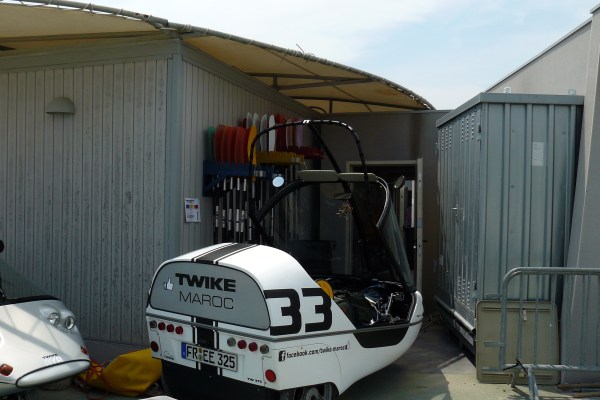 Beim Laden im Surfshop