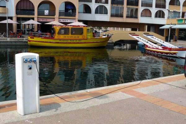 Stromsäulen so weit das Auge reicht